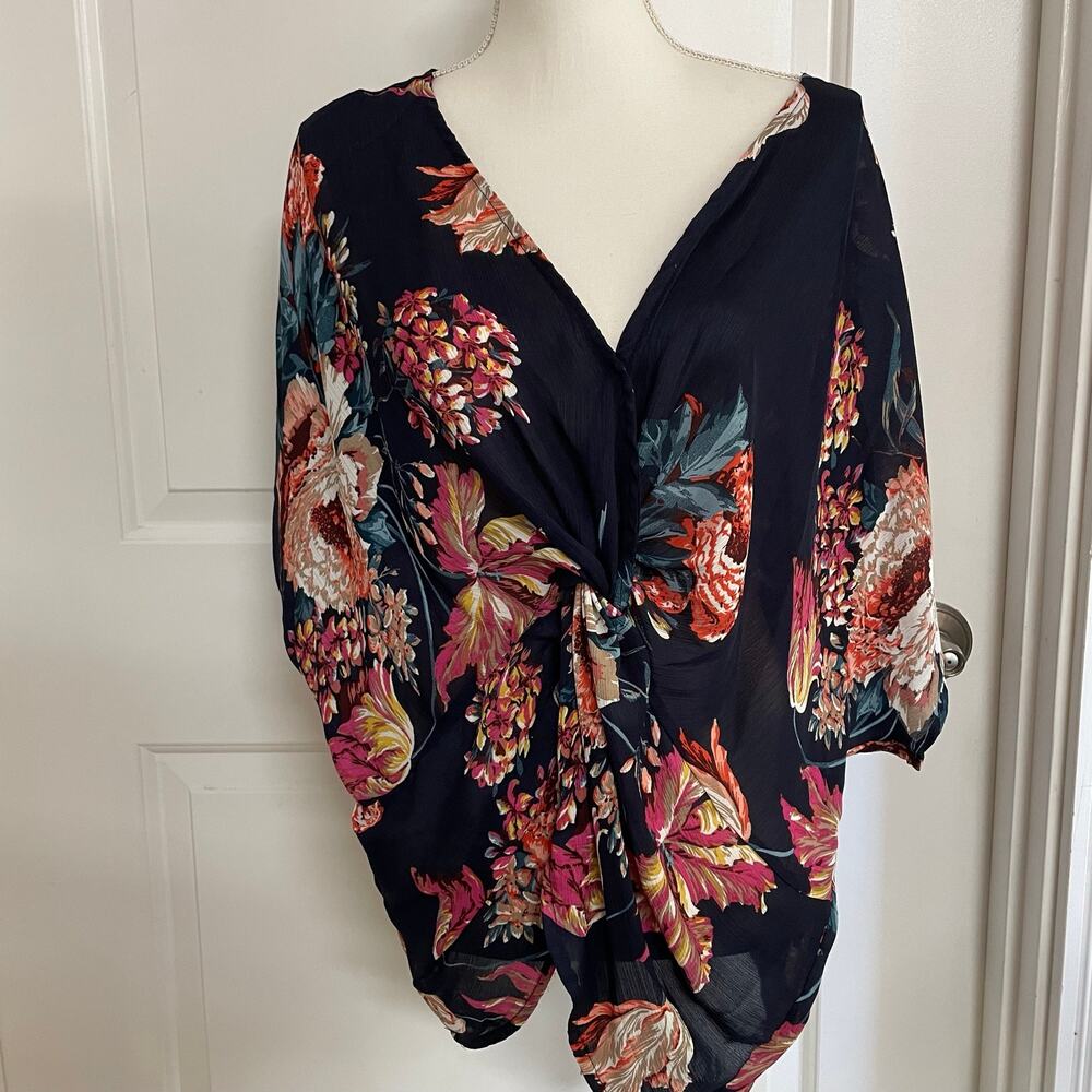 Umgee Floral Twist Top Womens Small